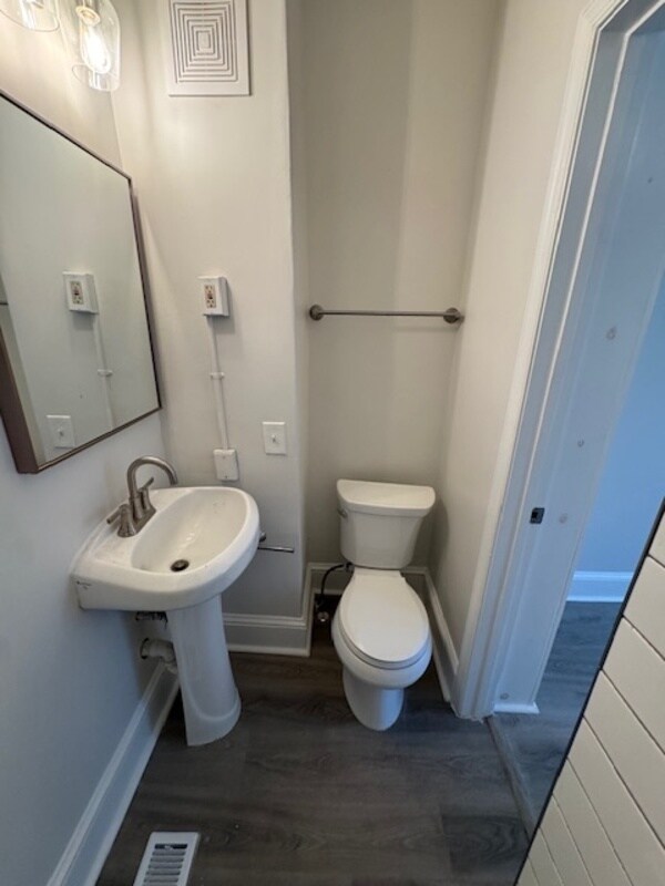 Building Photo - 821 N Collington Ave