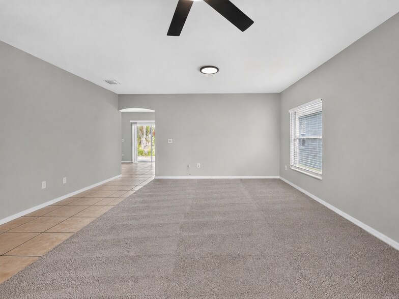 Building Photo - 6641 Cambridge Park Dr