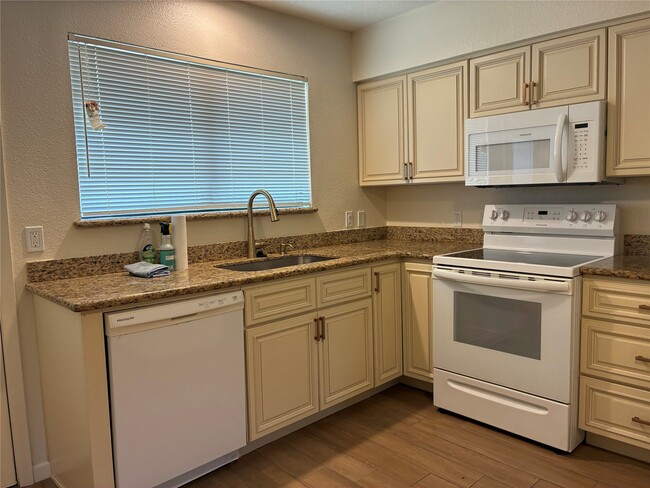 Building Photo - 6401 Deihl Rd