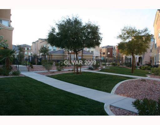 Building Photo - 3975 N Hualapai Way