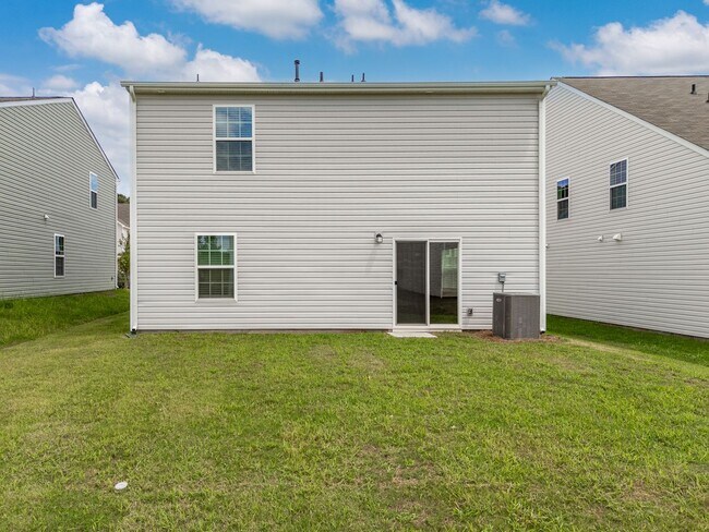 Building Photo - New constructed 5 bed 3 Bath Inman SC