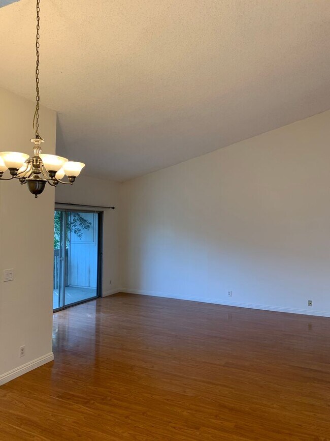 Building Photo - Bright, comfortable, and spacious one bedroom Condominium
