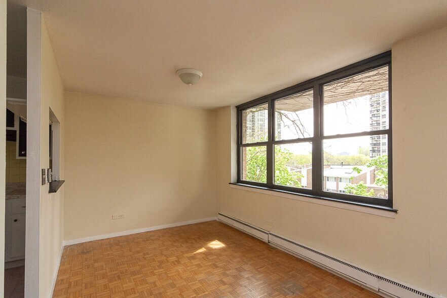 Building Photo - 1451 N Dearborn