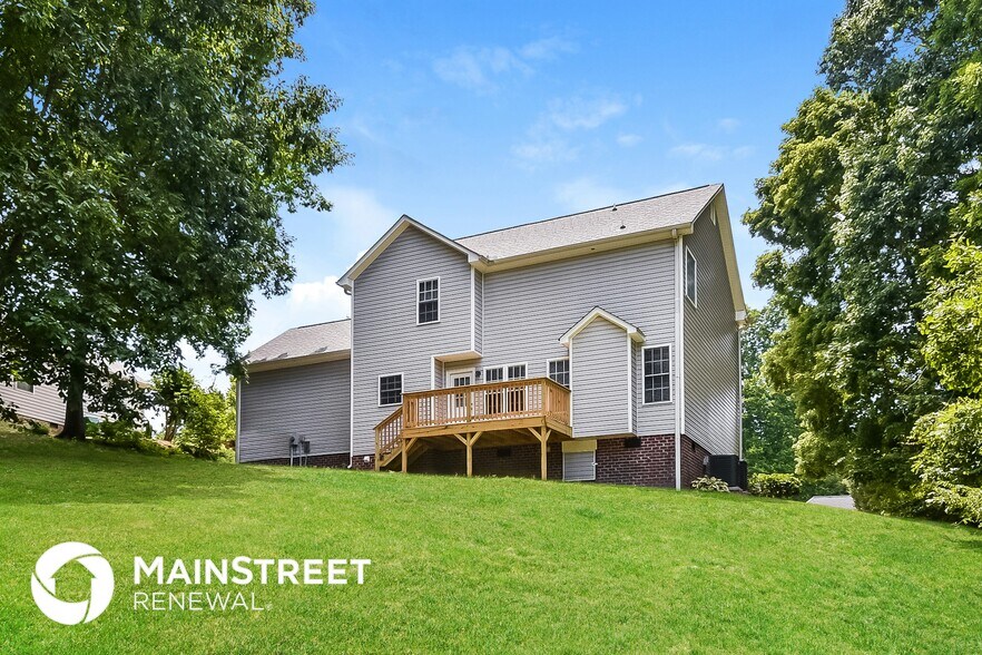 Building Photo - 2204 Lancey Dr