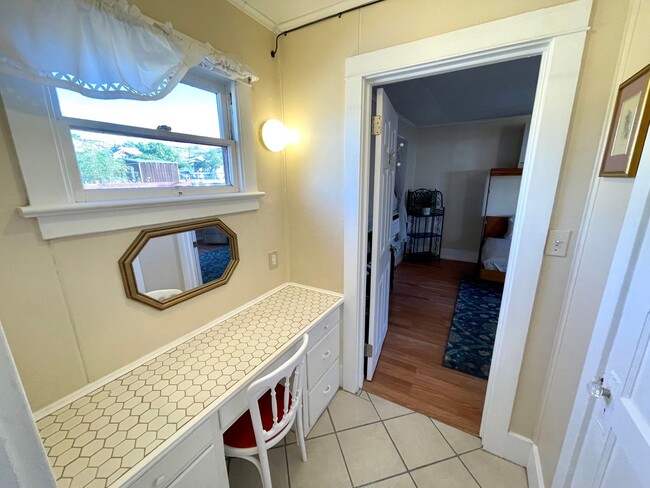 Building Photo - Furnished 1 Bedroom House in Downtown King...