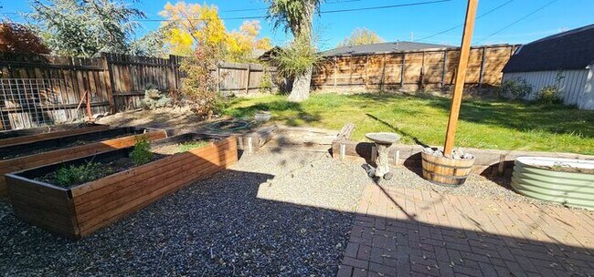 Building Photo - For Rent 2 Bedroom 1 Bathroom 1 Car Garage