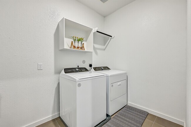 Building Photo - 2403 Bay Breeze Dr