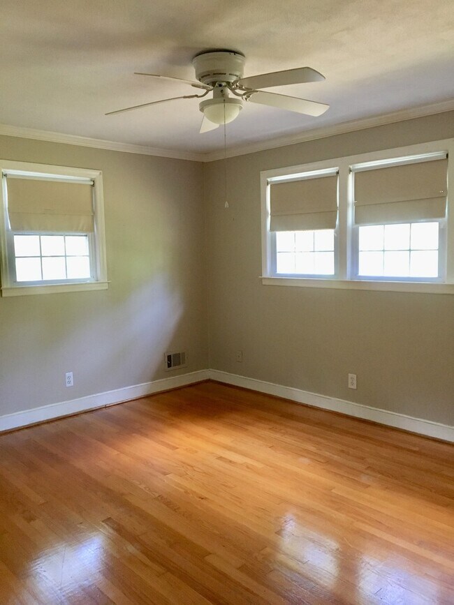 Building Photo - Forest Acres
