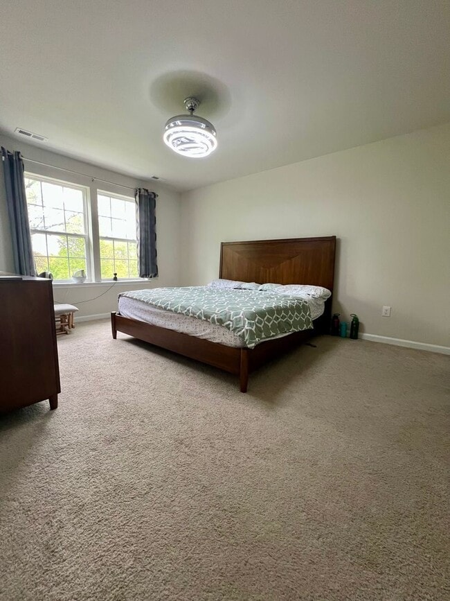 Building Photo - Stunning 4-Bed Townhome in Quakertown! Available NOW!