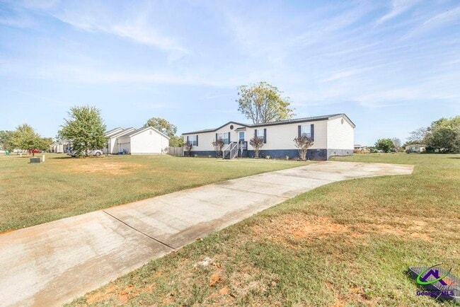 Primary Photo - 158 Emerald Blvd