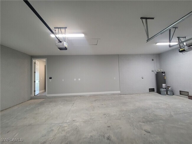 Building Photo - 1807 SW 39th St
