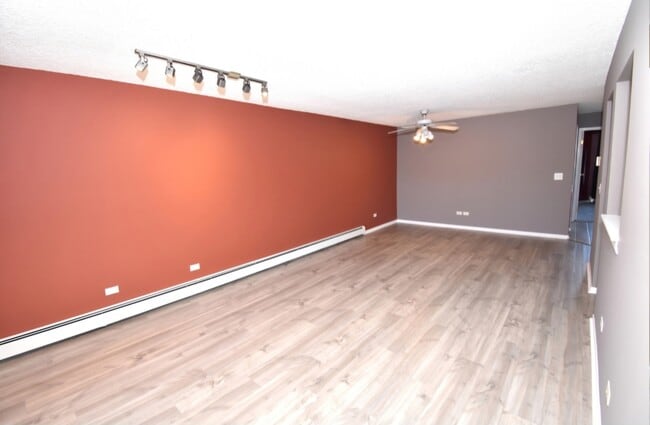 Building Photo - 261 N Gregory St