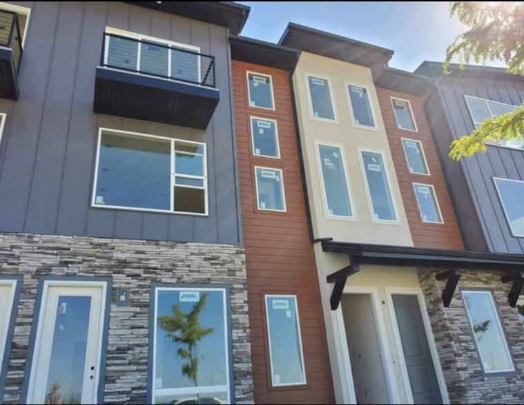 Building Photo - 584 Lewski Ln