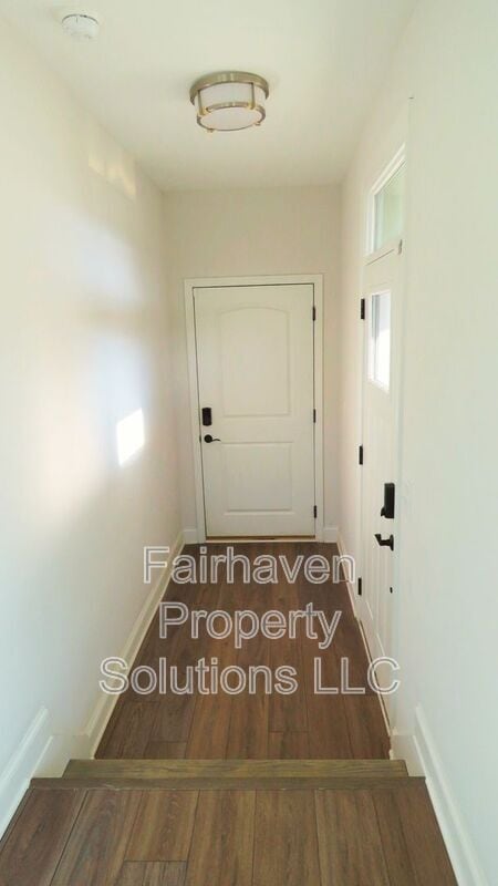 Building Photo - 1978 Mitchell Ave