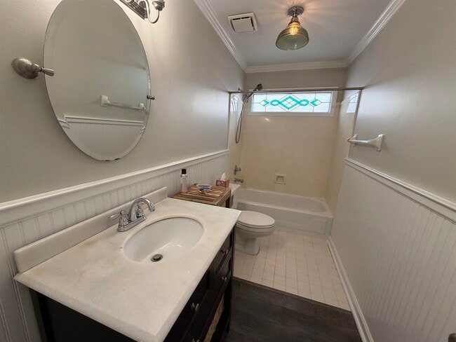 Building Photo - 1565 Dexter Run W