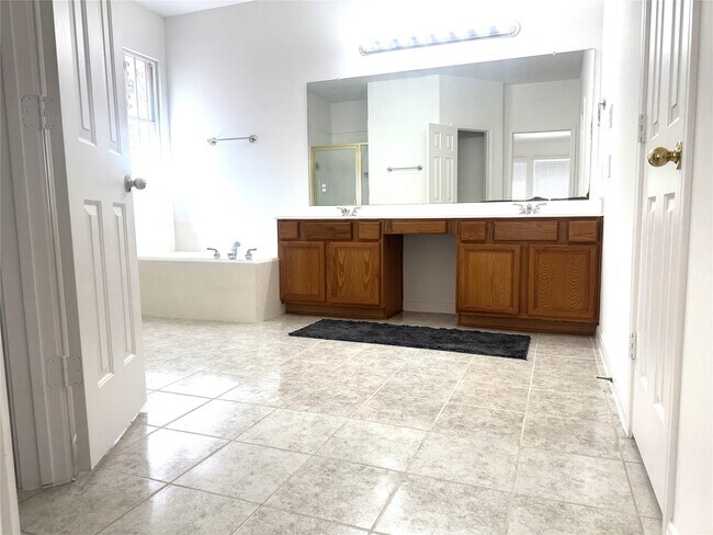 Building Photo - 6611 Sunrise Valley Ln