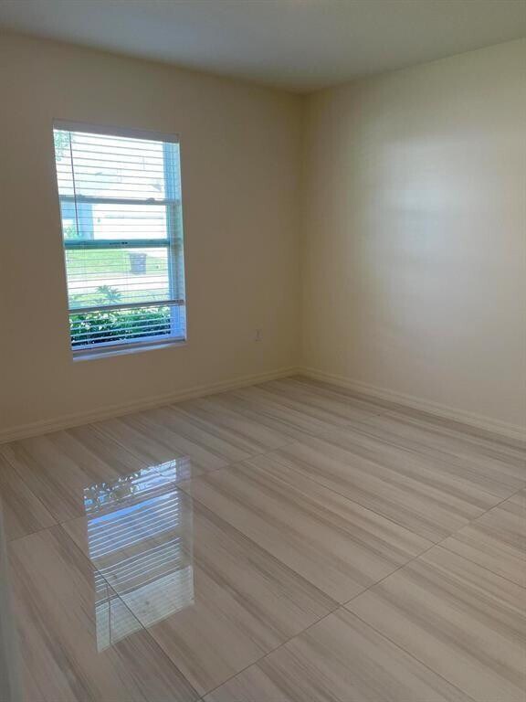 Building Photo - 1714 SW Haylake Ave