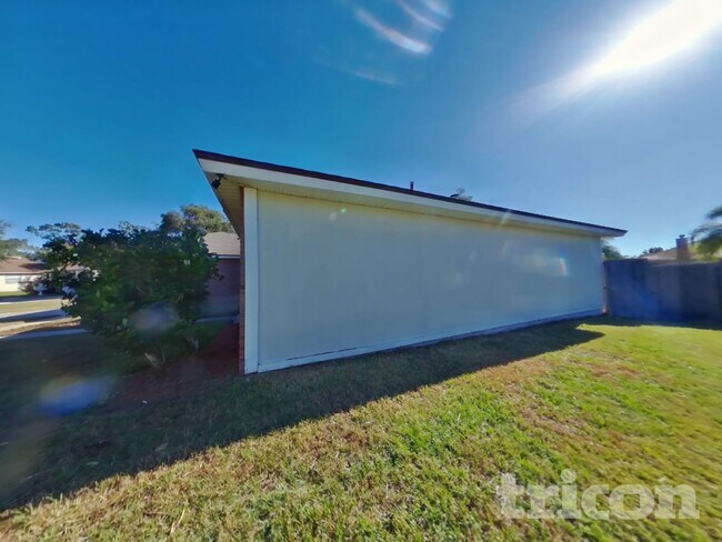 Building Photo - 11507 Otters Den Ct E