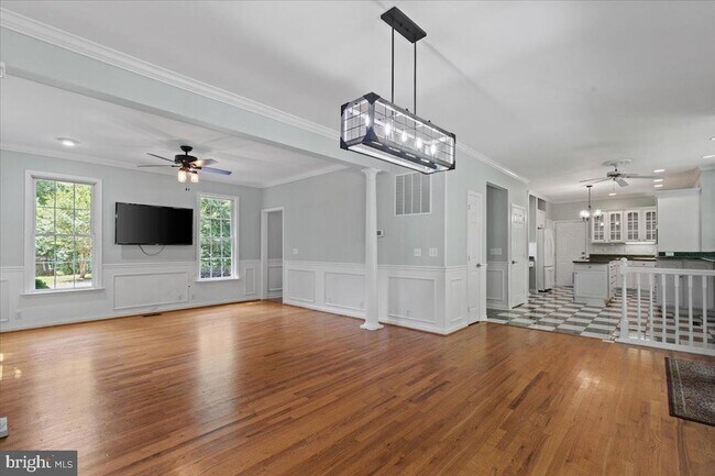 Building Photo - 28920 Livingston Dr