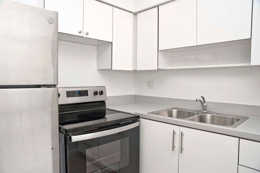 Building Photo - 2206 Fillmore St