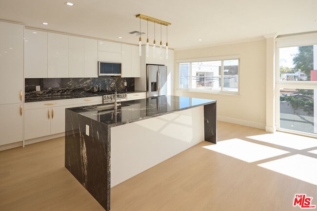 Building Photo - 1223 23rd St