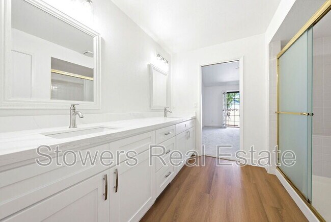 Building Photo - 2033 Raphael Ct