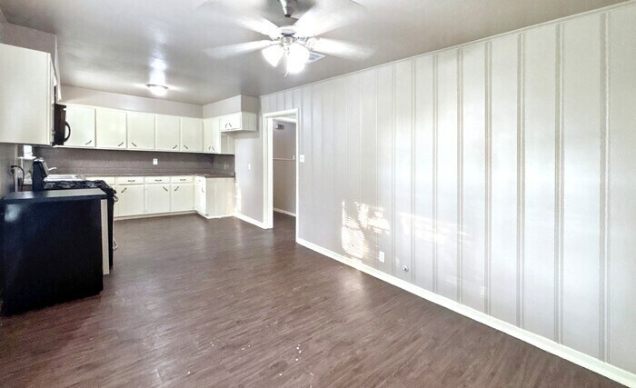 Building Photo - 5826 Burr Oak Dr