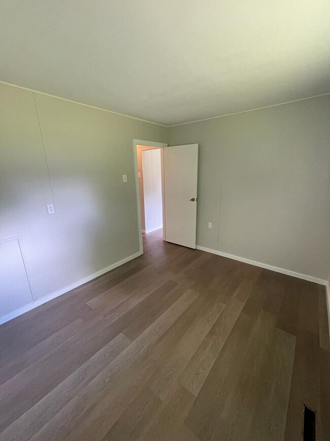 Building Photo - Beautiful, Private, Exceptional!! 1 bed/1ba Great location! UTILITIES INCLUDED!!