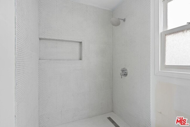 Building Photo - 29 Lighthouse St