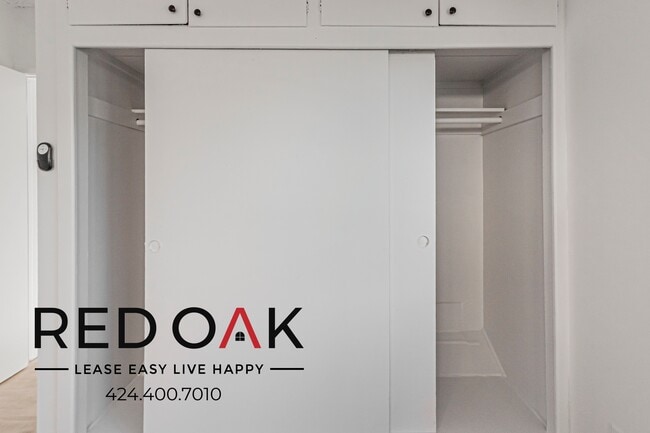 Building Photo - 19148 Sherman Way