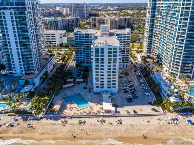 Building Photo - 3505 S Ocean Dr