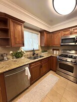 Building Photo - 855 Moraga Dr