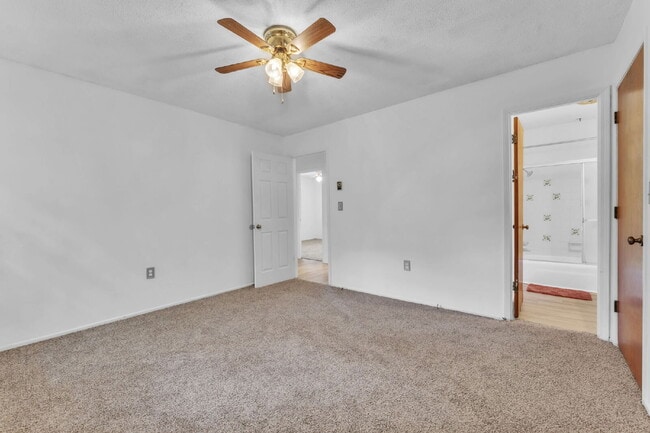 Building Photo - Charming 3-Bed, 2-Bath Haven in Anderson w...