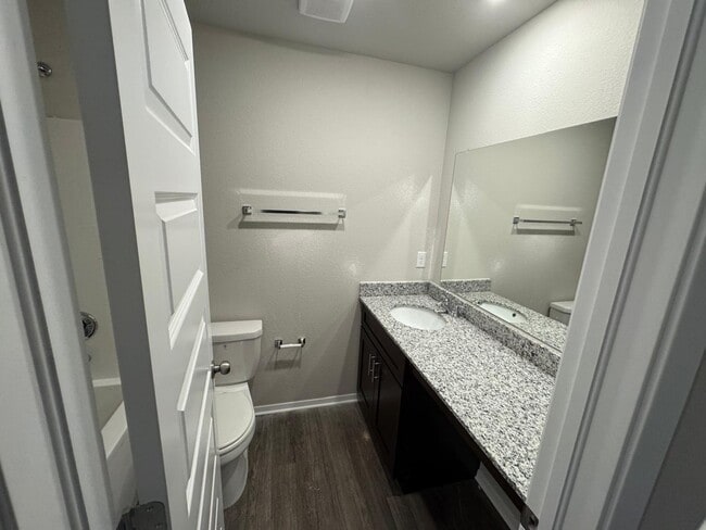 Building Photo - 6601 NW Gregory St