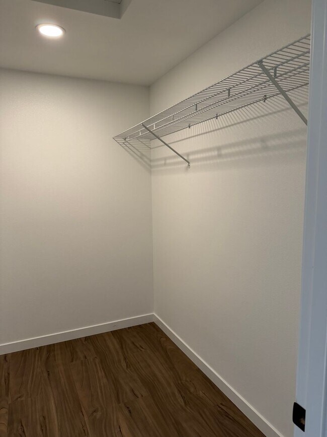 Building Photo - Brand new 3 bedroom 3 full bath townhouse in Thurston! $1,000 OFF YOUR FIRST MONTH'S RENT!