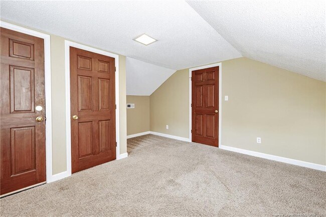 Building Photo - 329 Eddies Ln
