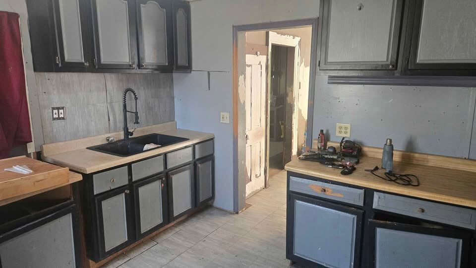 Building Photo - 222 S Broadway St