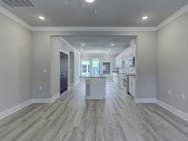 Building Photo - 3369 Wynwood Dr