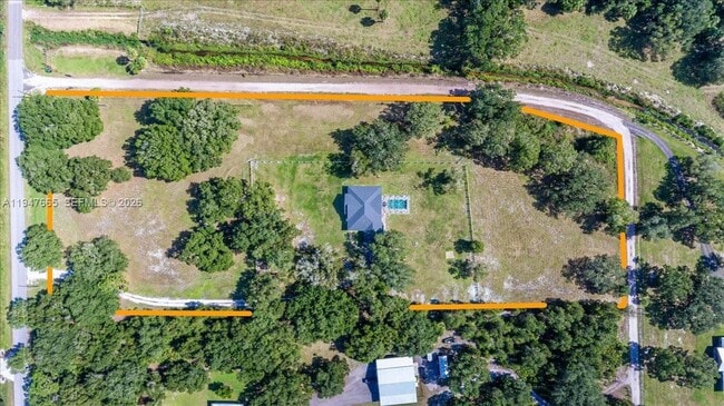 Building Photo - 18 NW 144th Dr