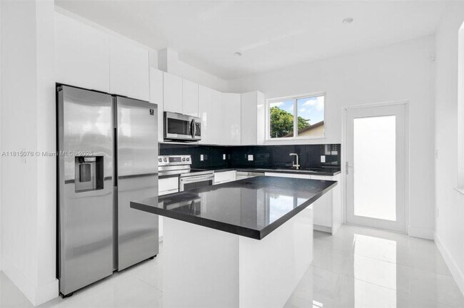 Primary Photo - 4 bedroom in Hallandale FL 33009