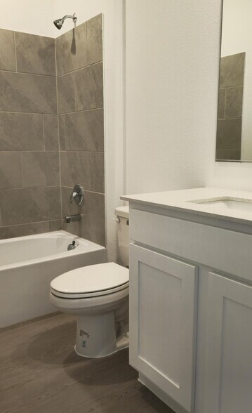 Bath 2 - 1353 Rockwell Dr
