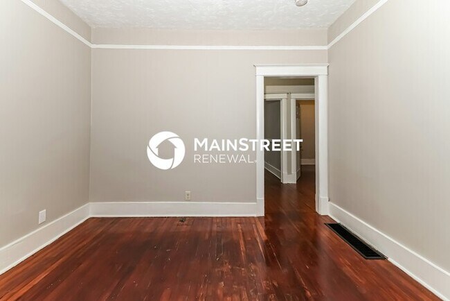Building Photo - 3 Bedroom Pet-Friendly Home in Louisville,...
