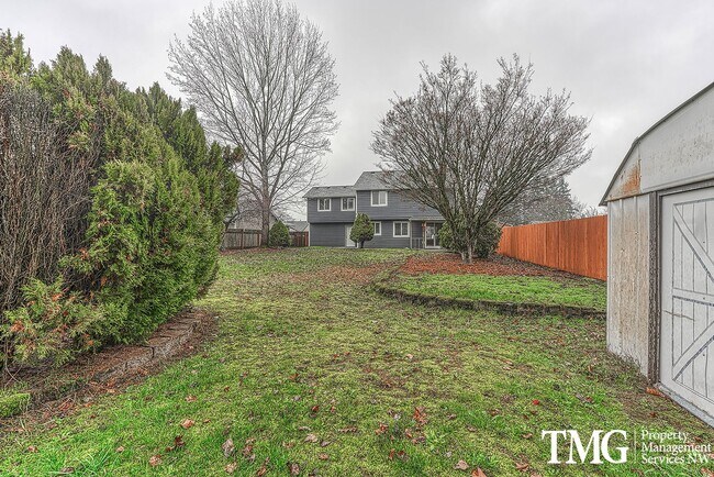 Building Photo - Wonderful 2 Story 3 Bed 2.5 Bath Home in Five Corners!