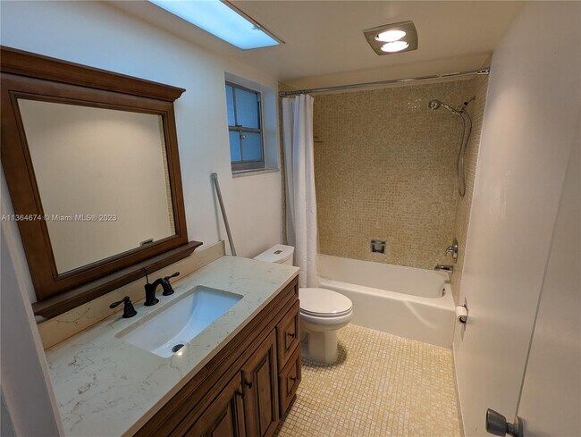 Building Photo - 2600 S Course Dr