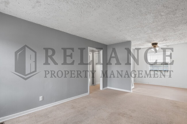 Building Photo - 3627 E 10th St N