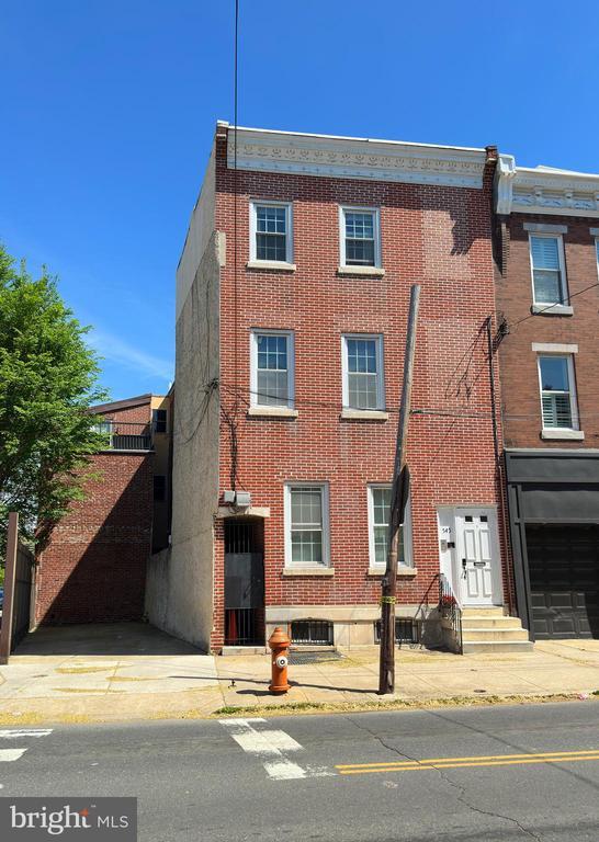Building Photo - 545 Christian St