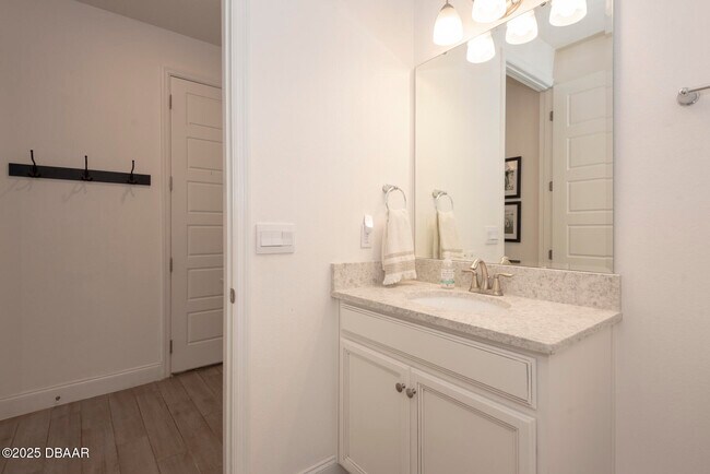 Building Photo - 2853 Monaghan Dr