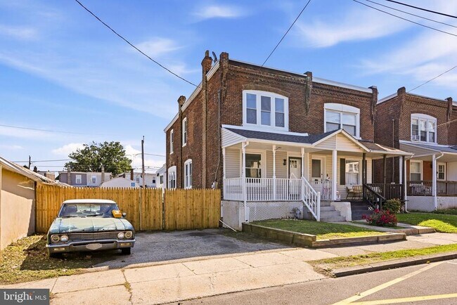 Building Photo - 1015 McClenachan Terrace