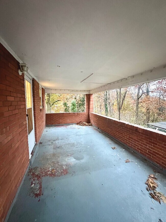 Building Photo - Fully Updated 3 Bedroom in Penn Hills - Off-Street Parking, Covered Porch - Available Now!