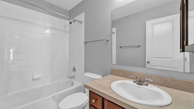 Building Photo - 6294 New Albany Rd W